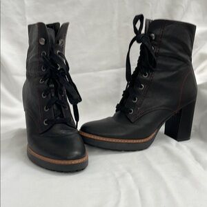 Women's Naturilizer Callie combat Black Lace-Up Ankle Boots 7.5